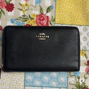 Coach Black Textured Leather Zip Wallet